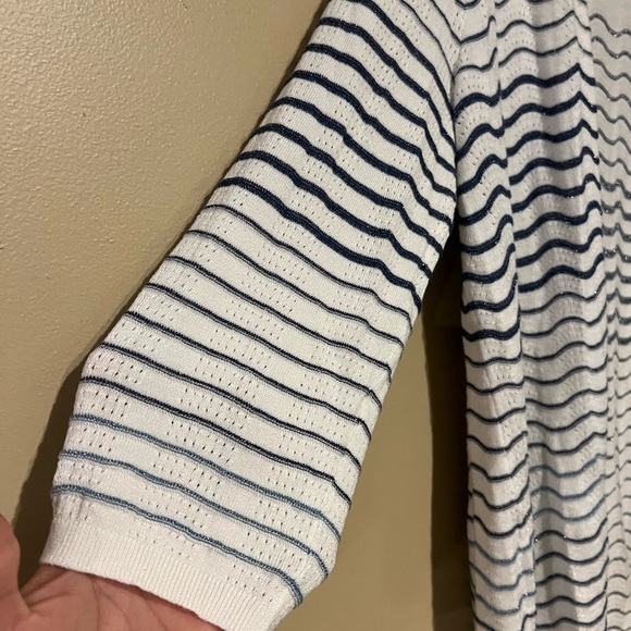 Chico's Women’s Sz 1 White Blue Silver Print 3/4 Sleeve Open Front Cardigan Top - Picture 3 of 7